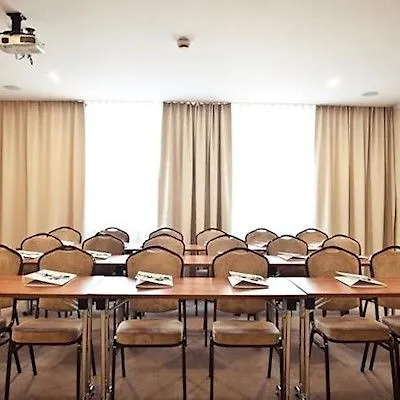 Hotel Mazovia Airport Modlin Новы-Двур-Мазовецкий 3*,